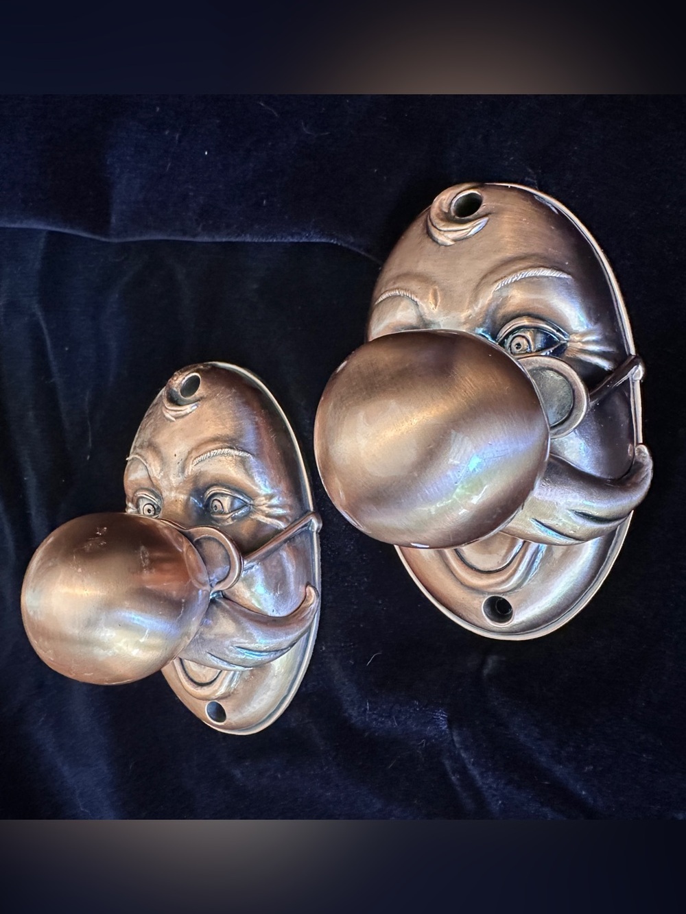Bronze-Finish Decorative Face Wall Hooks/knobs - Set of 2